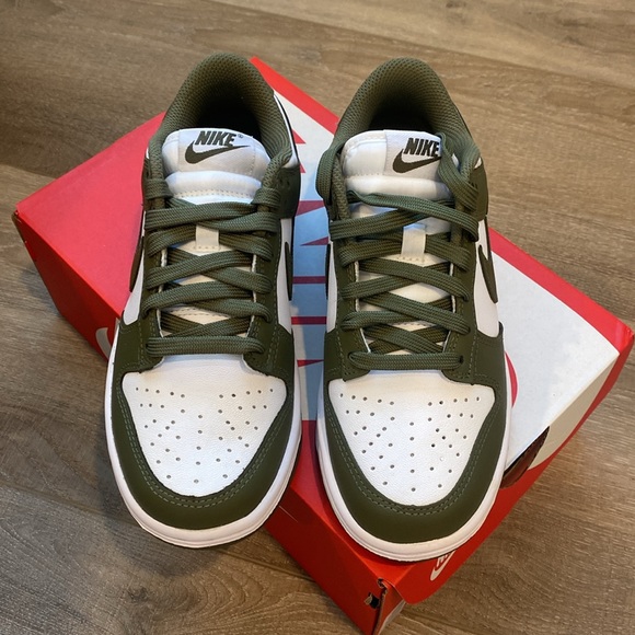 Nike Dunk Low Olive - Picture 3 of 5